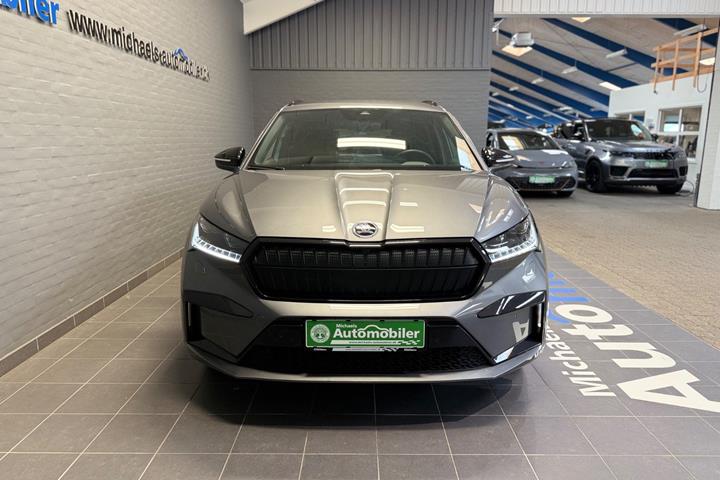 Grå Skoda Enyaq fra 2025