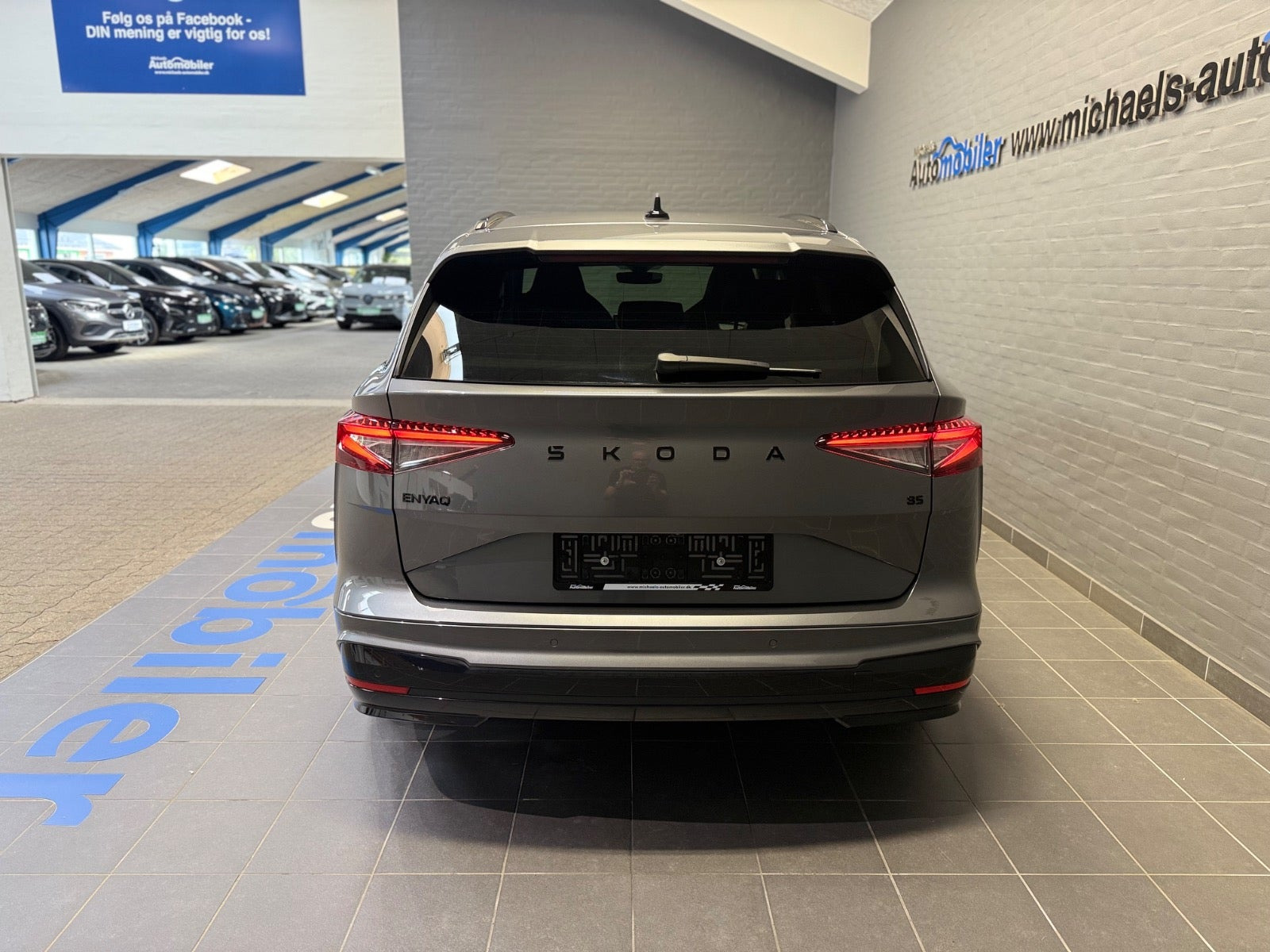 Grå Skoda Enyaq fra 2025