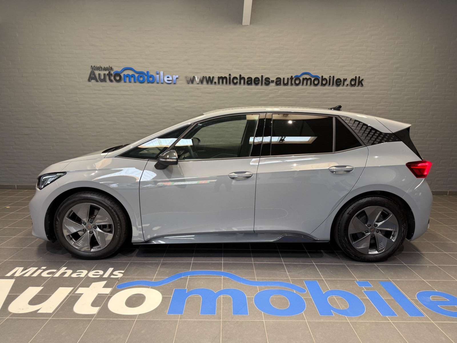 Grå Cupra Born fra 2024