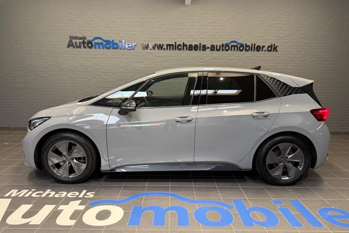 Grå Cupra Born fra 2024