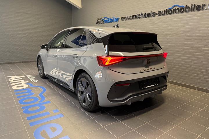 Grå Cupra Born fra 2024