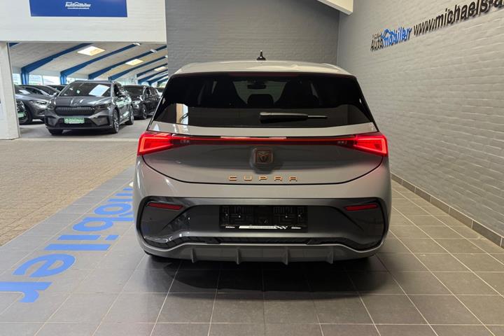 Grå Cupra Born fra 2024