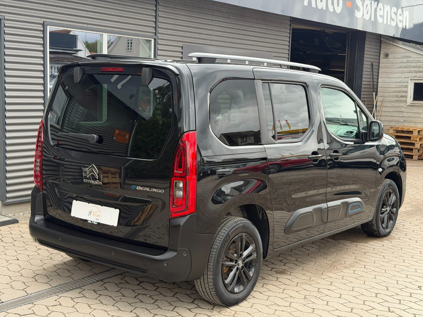 Sort Citroën ë-Berlingo fra 2023
