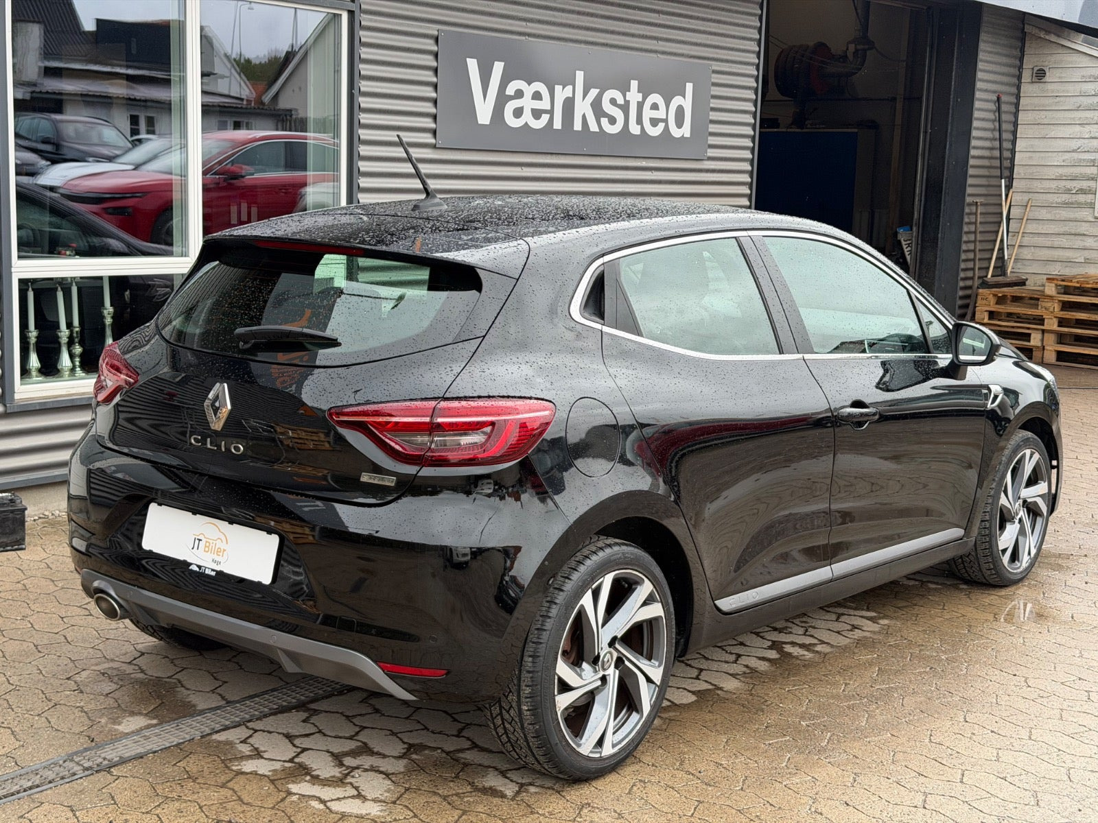 Sort Renault Clio V fra 2020