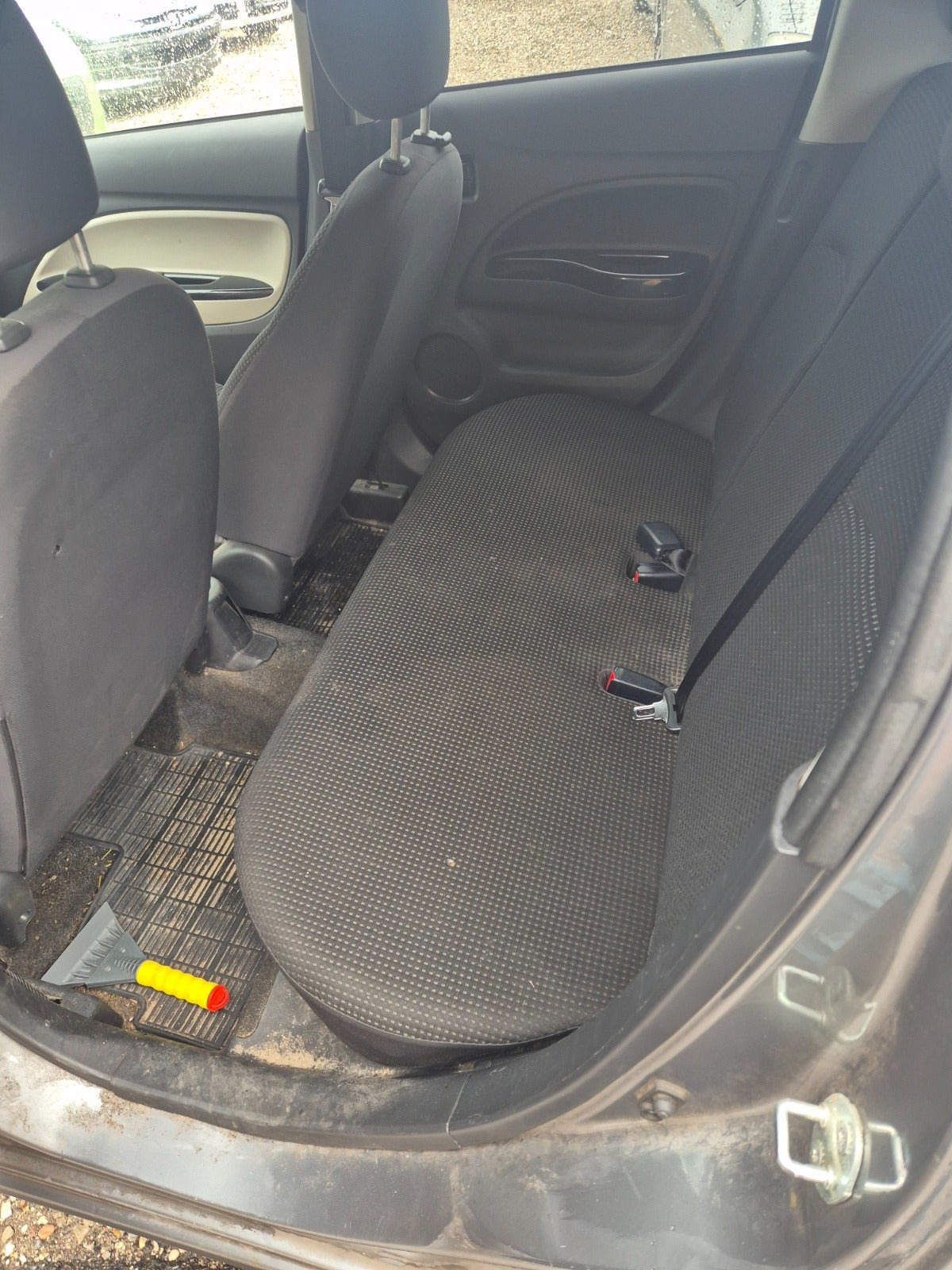 undefined Mitsubishi Space Star fra 2015