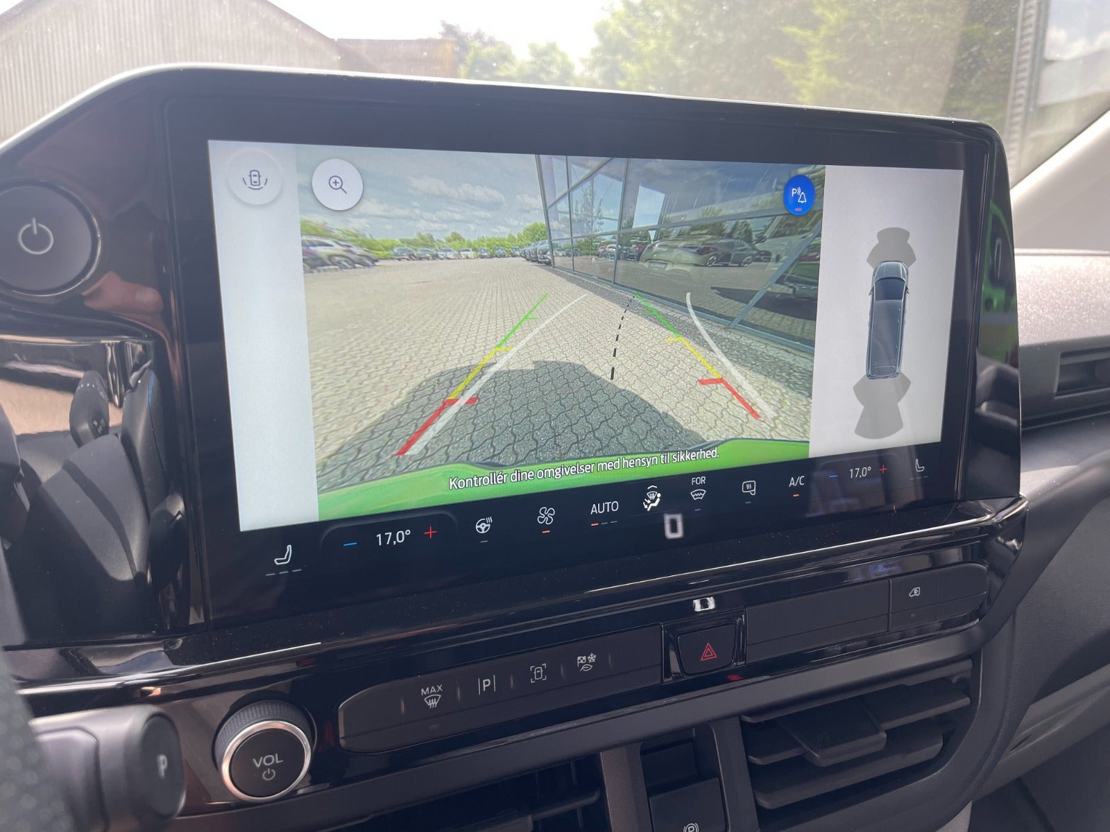 Grøn Ford E-Transit Custom 320 L1 fra 2025