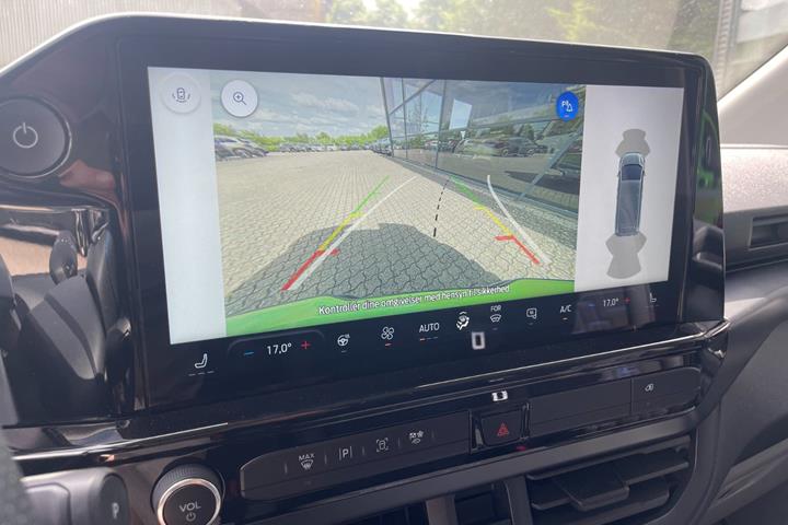 Grøn Ford E-Transit Custom 320 L1 fra 2025