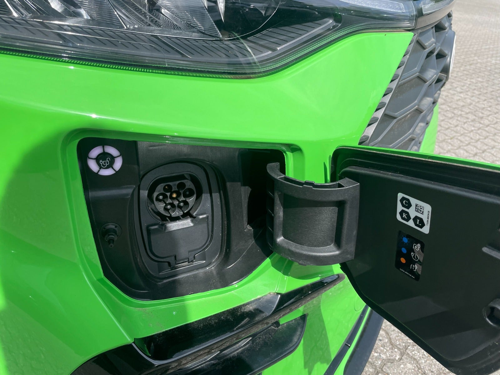 Grøn Ford E-Transit Custom 320 L1 fra 2025