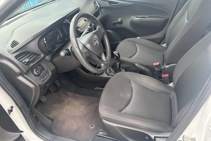 Hvid Opel Karl fra 2016