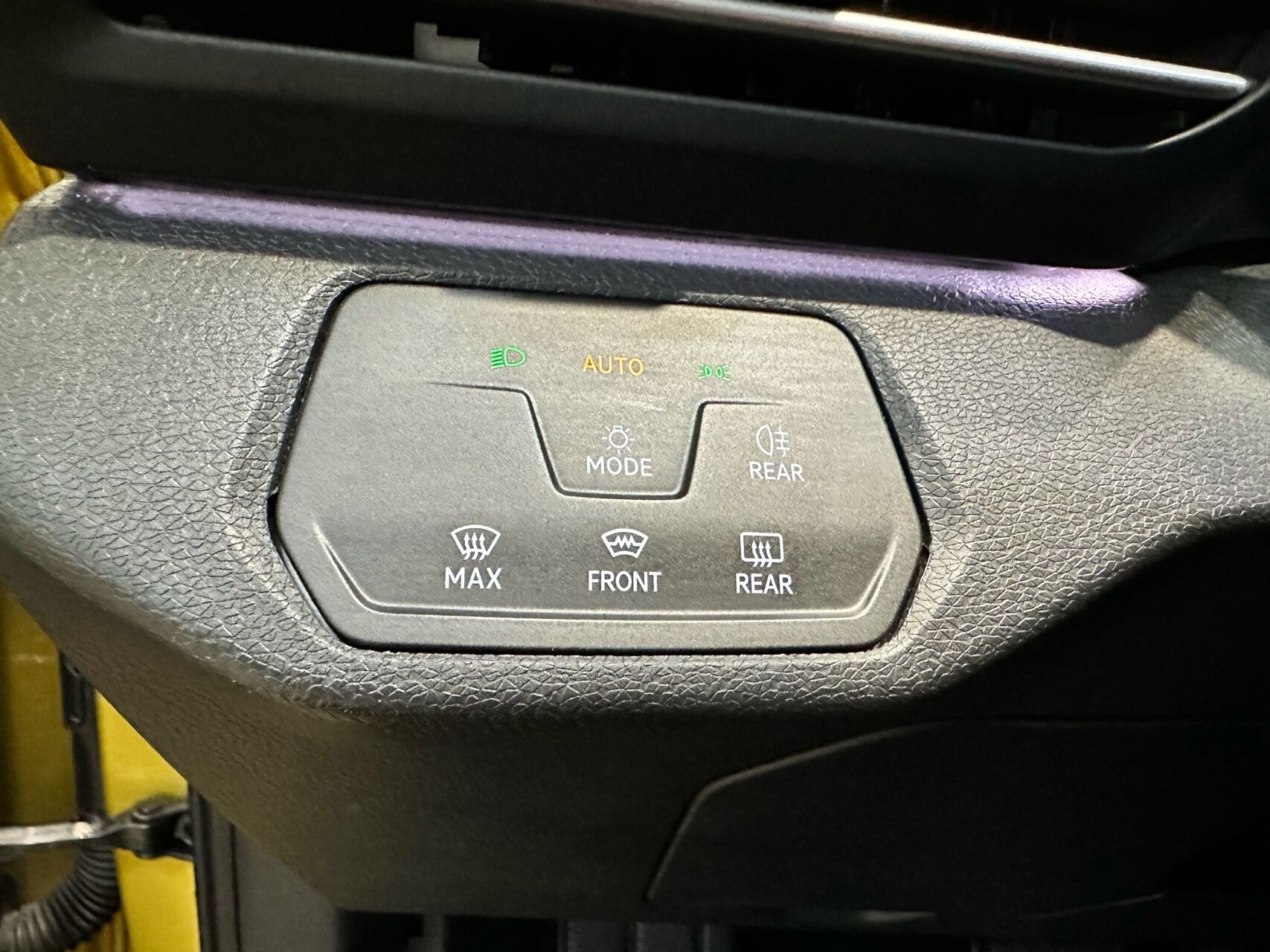 Gul VW ID.4 fra 2021
