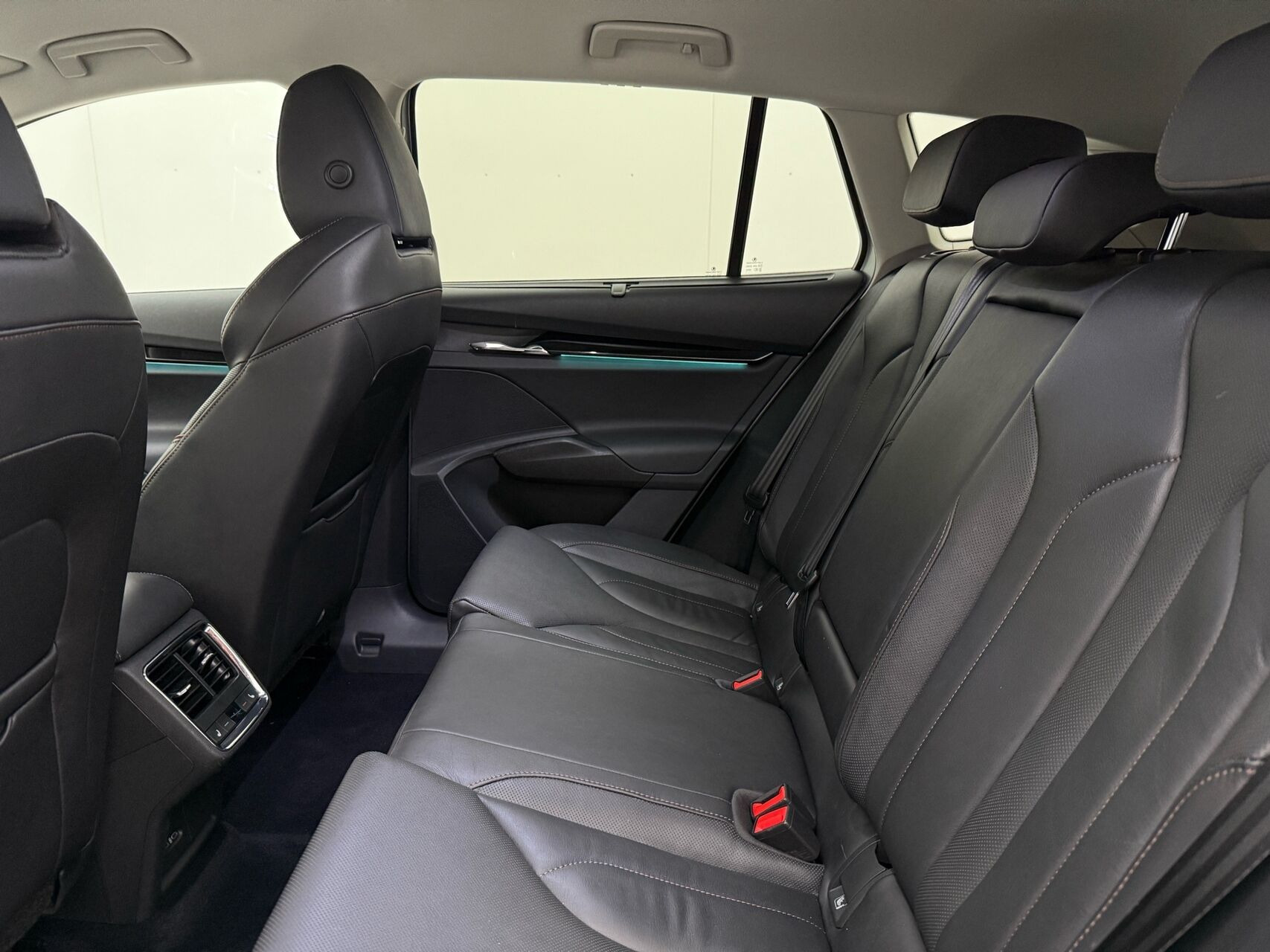 Sølv Skoda Enyaq fra 2021