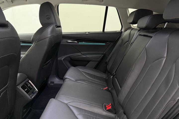 Sølv Skoda Enyaq fra 2021