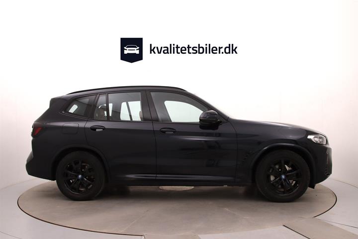 Sort BMW iX3 fra 2022