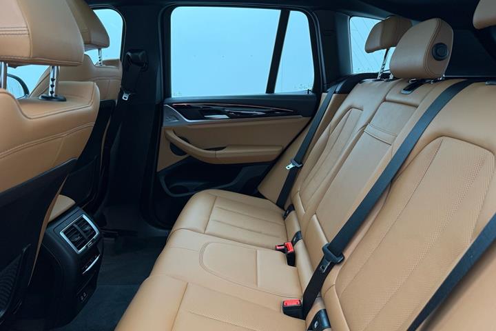 Sort BMW iX3 fra 2022