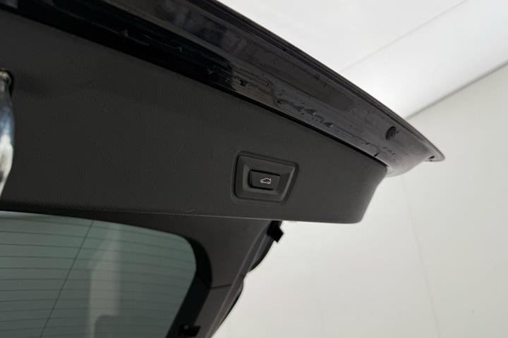 Sort BMW i4 fra 2023