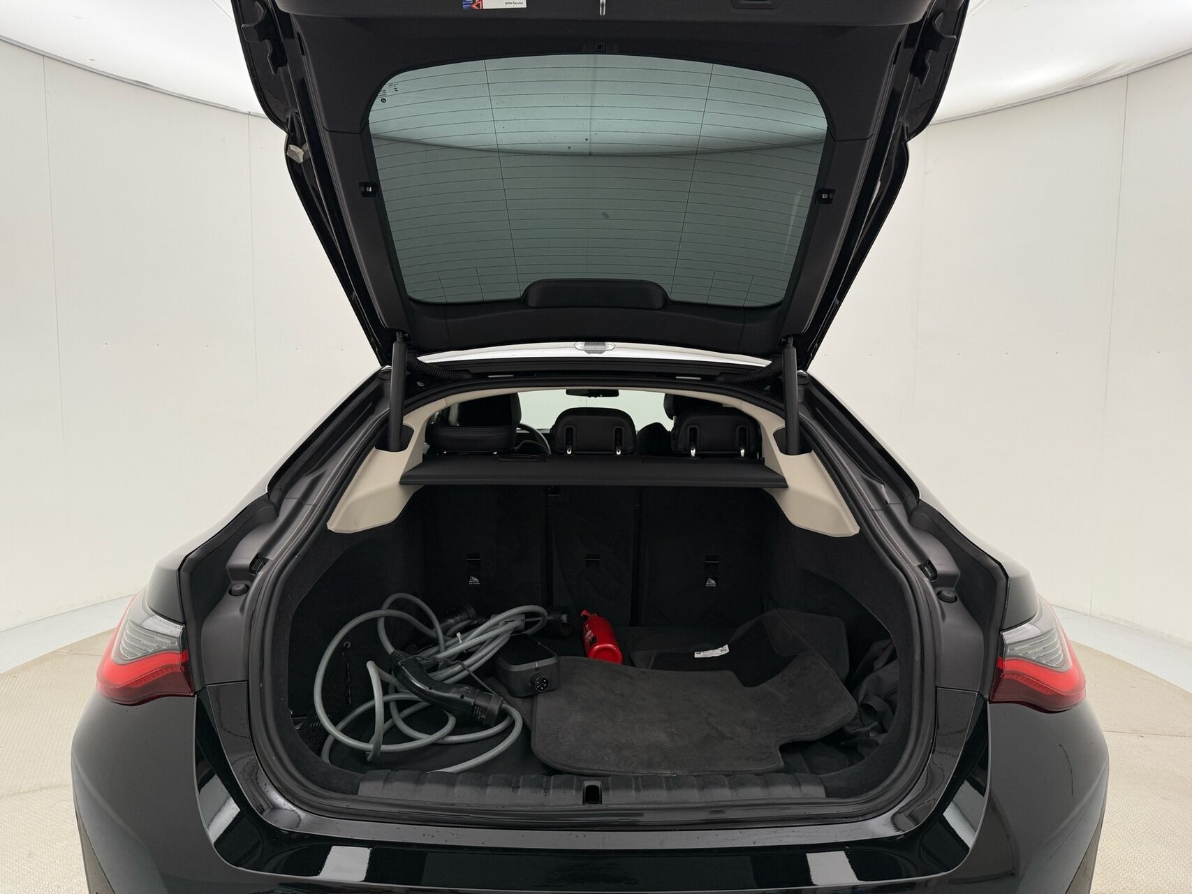 Sort BMW i4 fra 2023