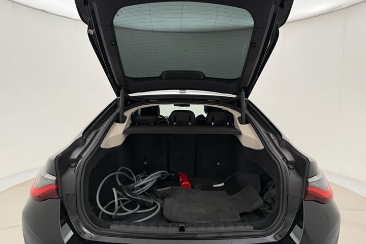 Sort BMW i4 fra 2023