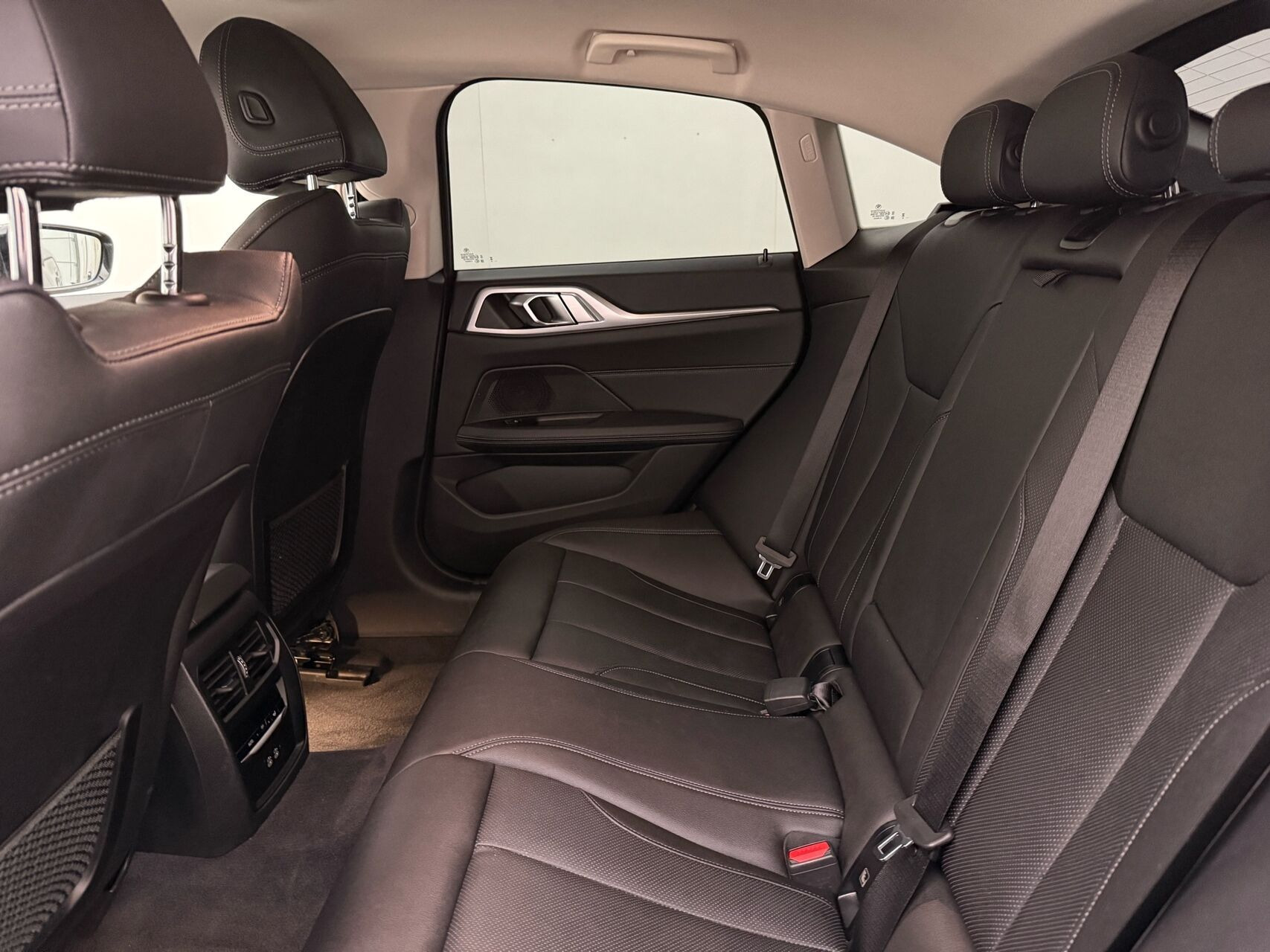 Sort BMW i4 fra 2023