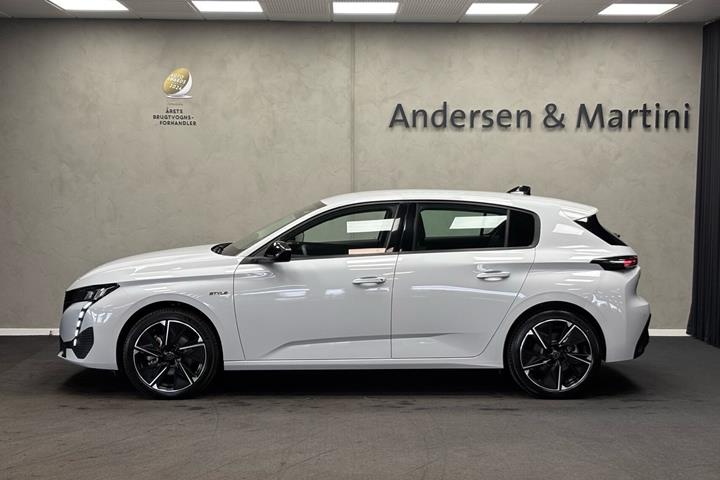 Hvid Peugeot E-308 fra 2025