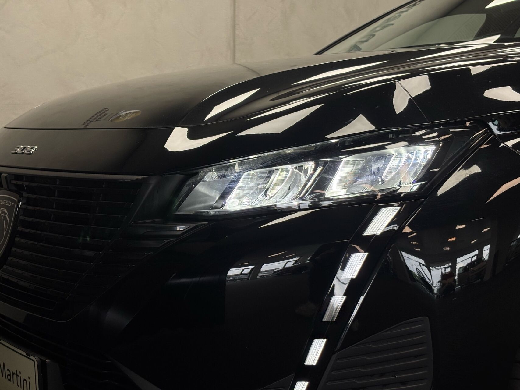 Sort Peugeot E-308 fra 2025