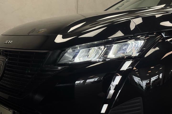 Sort Peugeot E-308 fra 2025