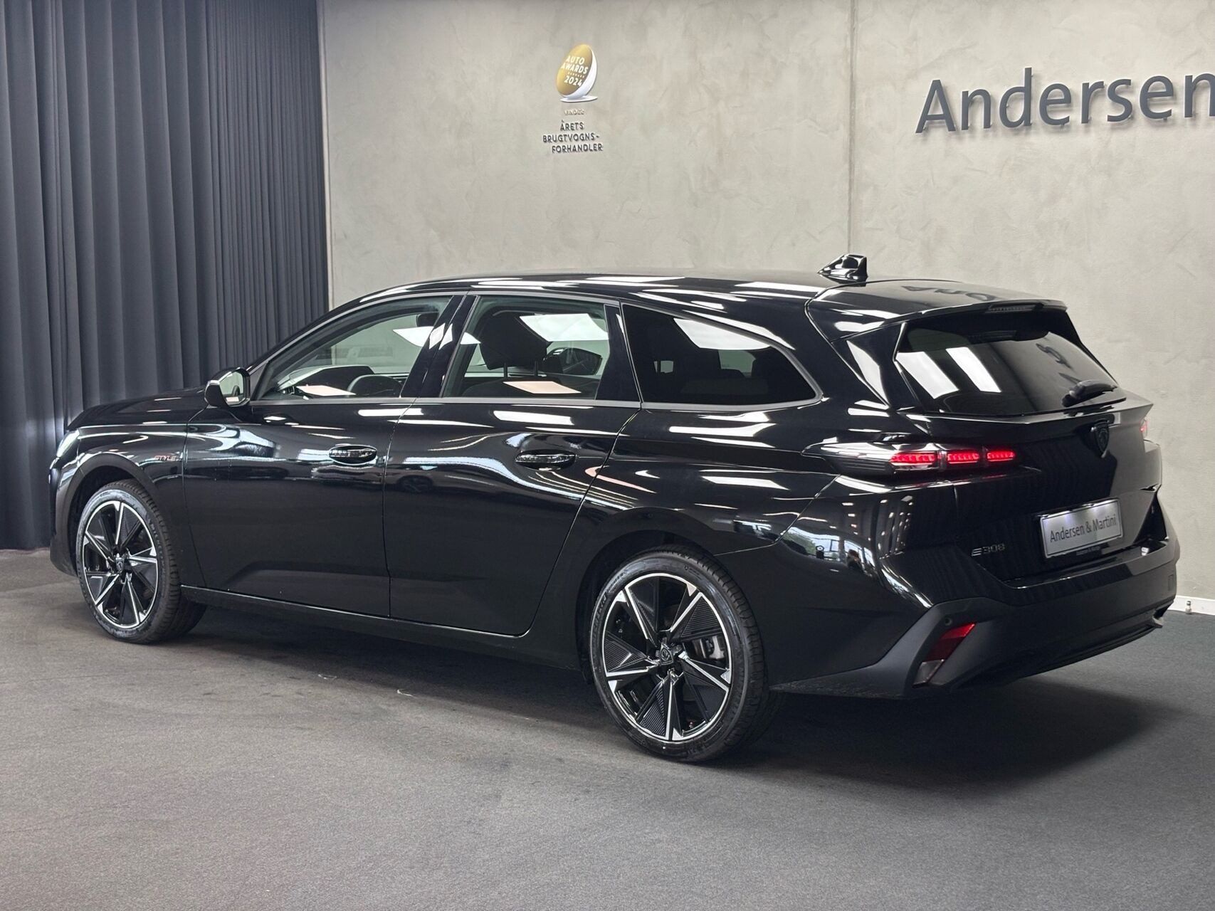 Sort Peugeot E-308 fra 2025