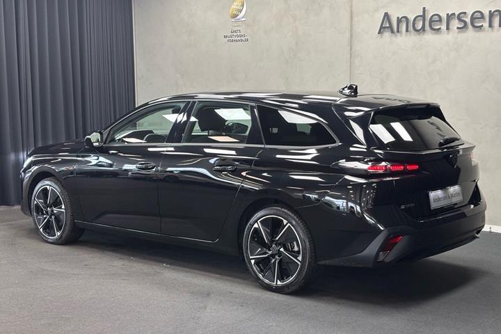 Sort Peugeot E-308 fra 2025