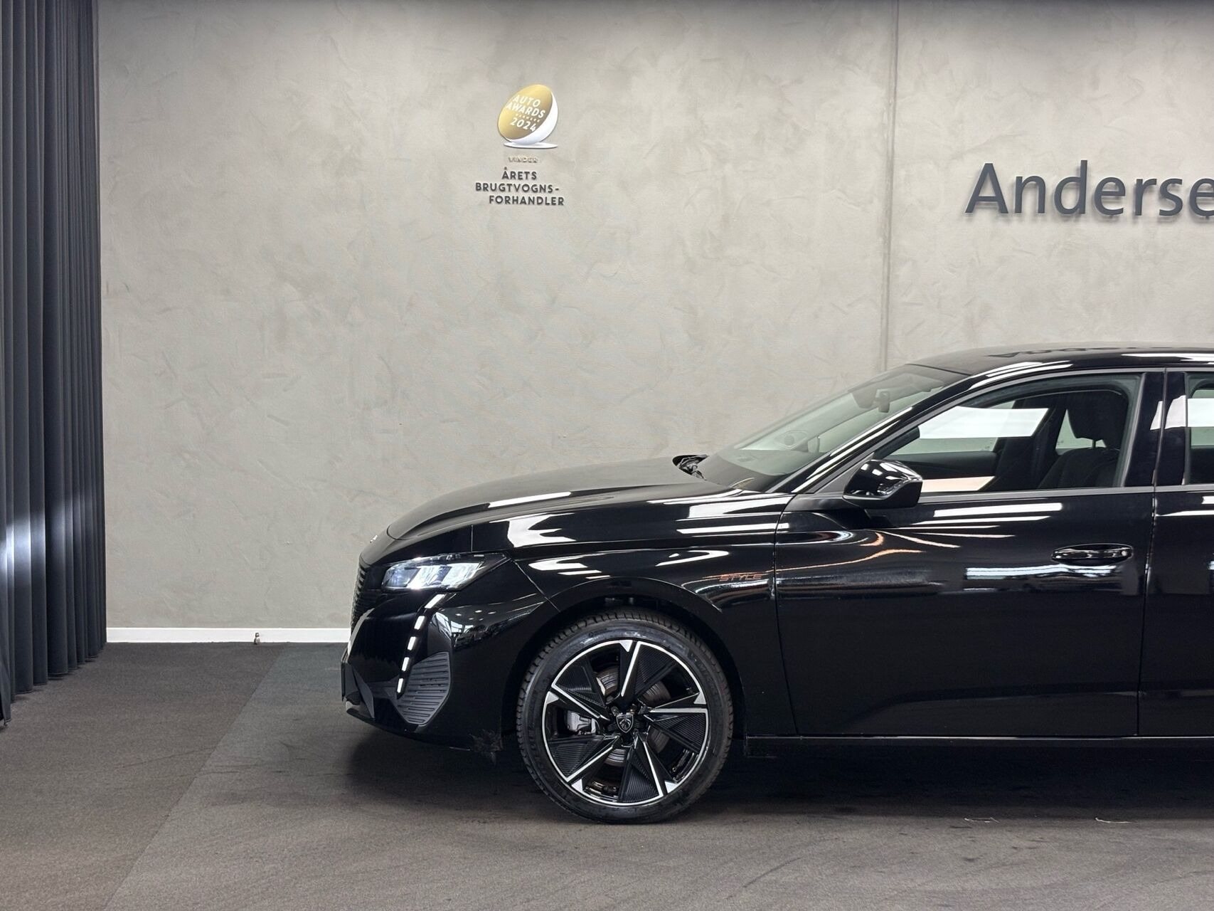 Sort Peugeot E-308 fra 2025