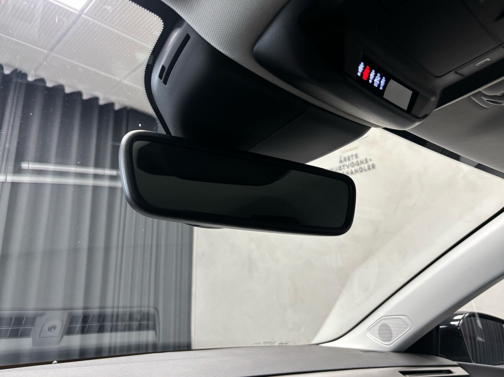 Sort Peugeot E-308 fra 2025