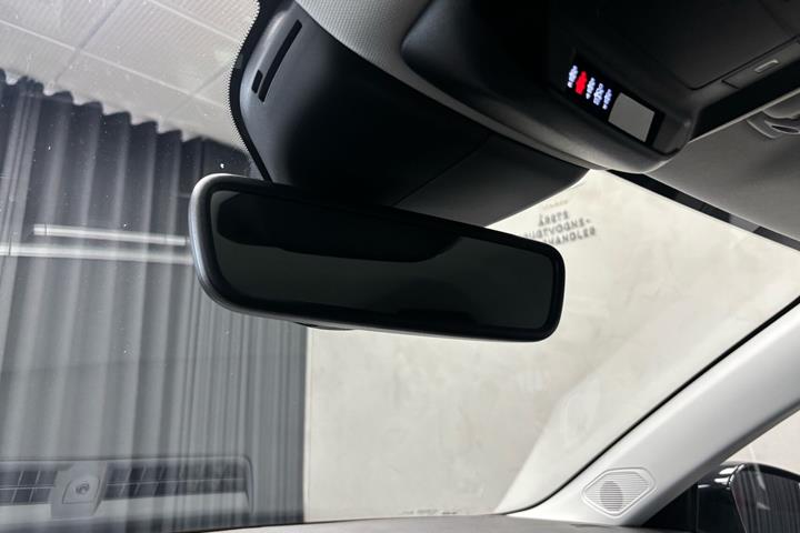Sort Peugeot E-308 fra 2025