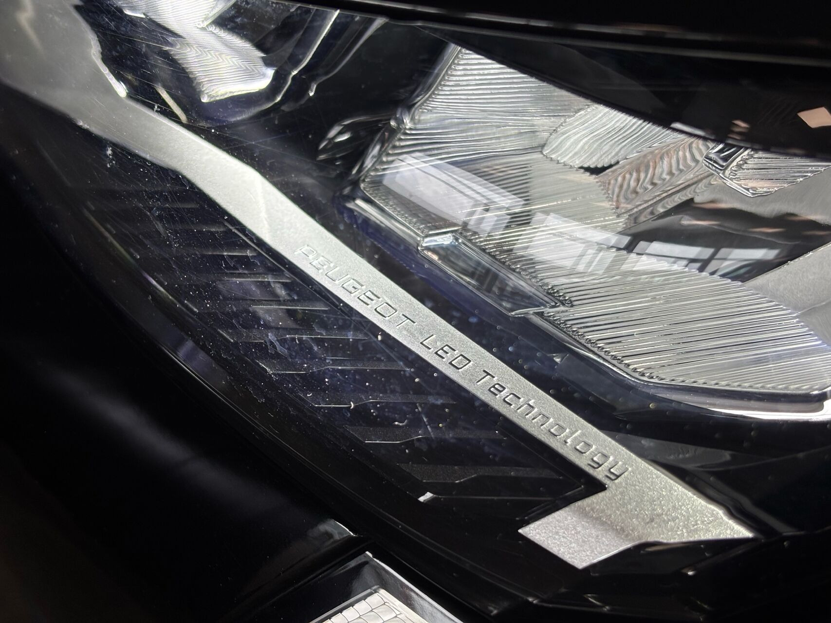 Sort Peugeot E-308 fra 2025