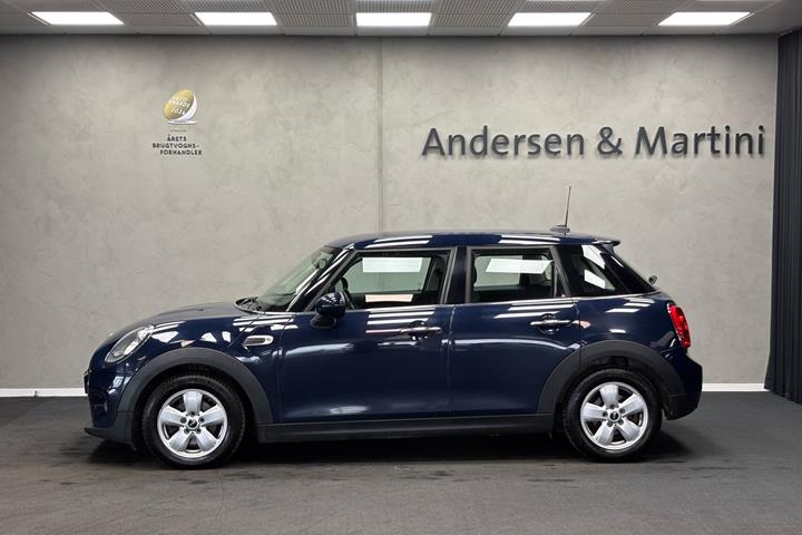 Blå Mini Cooper fra 2017