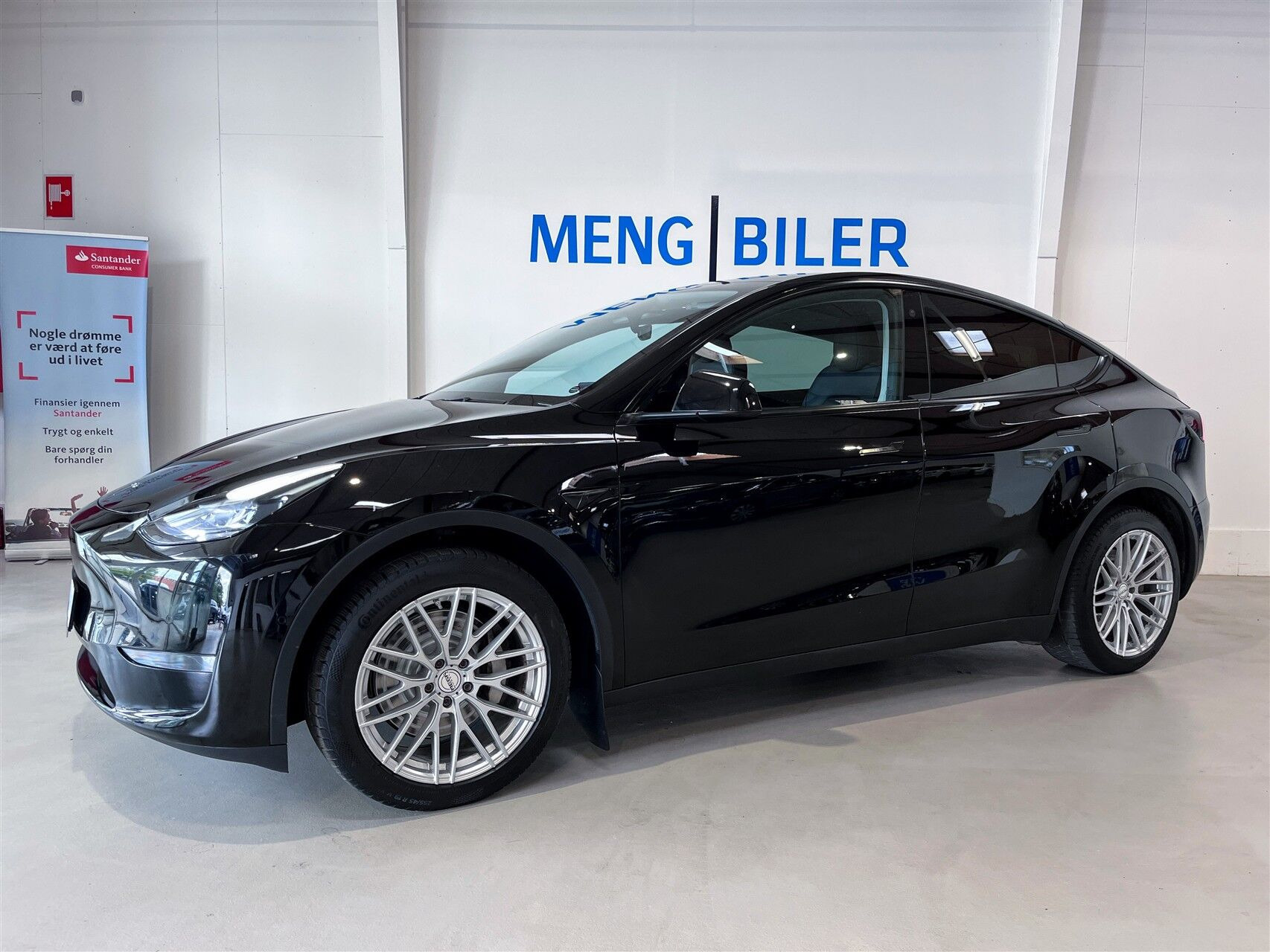 Sort Tesla Model Y fra 2022