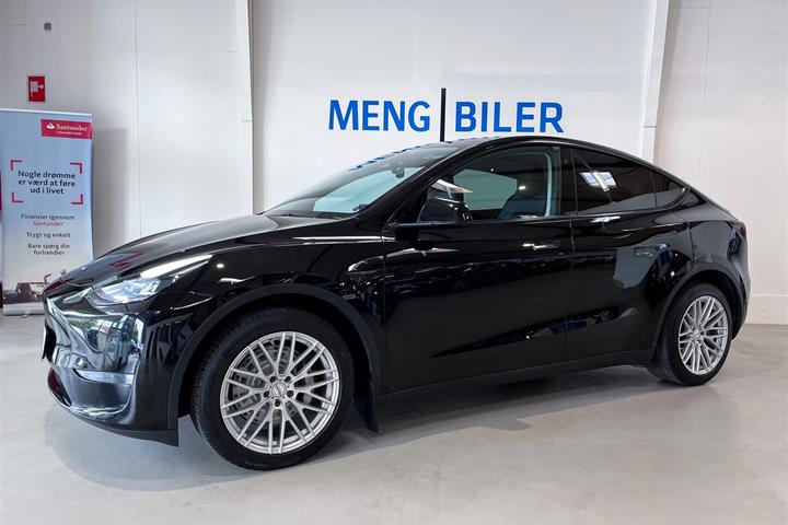Sort Tesla Model Y fra 2022