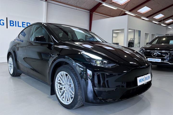 Sort Tesla Model Y fra 2022