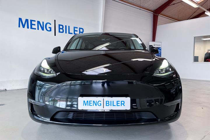 Sort Tesla Model Y fra 2022