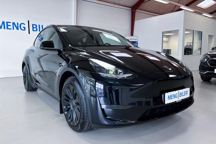 Sort Tesla Model Y fra 2022