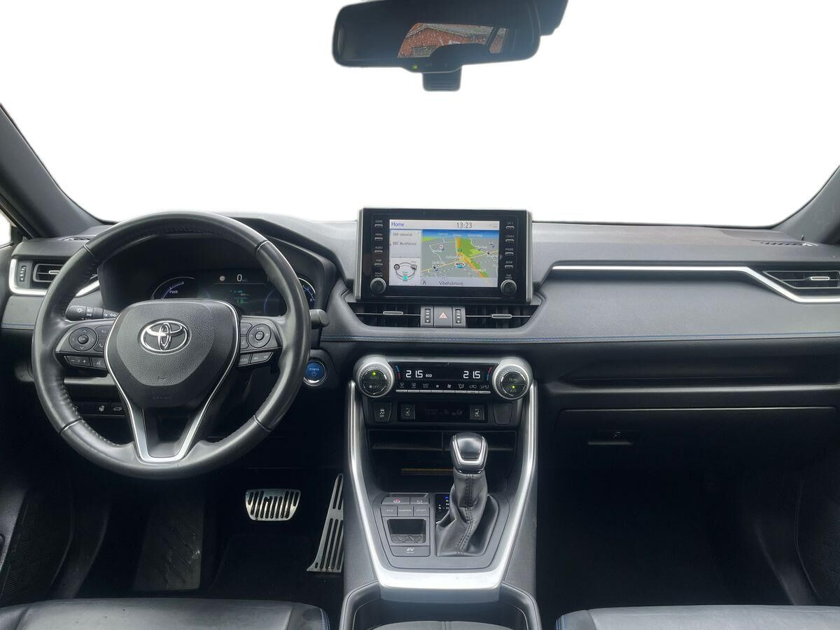 Grå Toyota RAV4 fra 2020