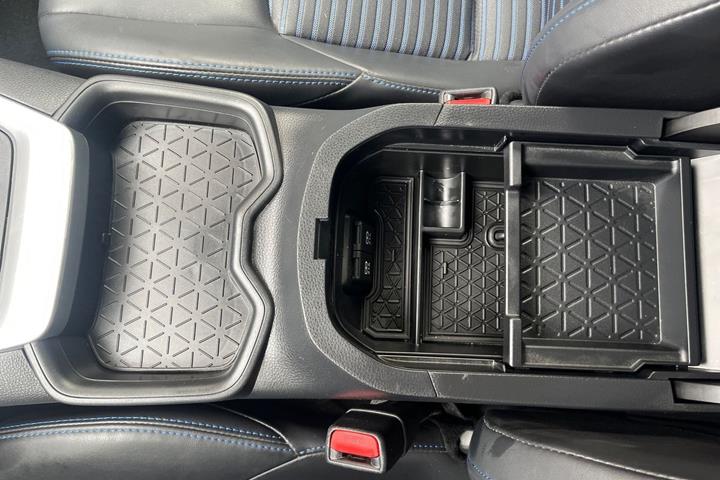 Grå Toyota RAV4 fra 2020