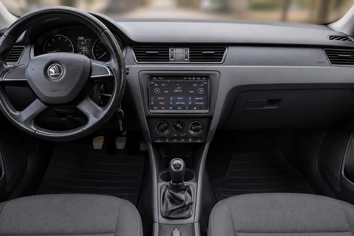Hvid Skoda Rapid fra 2013