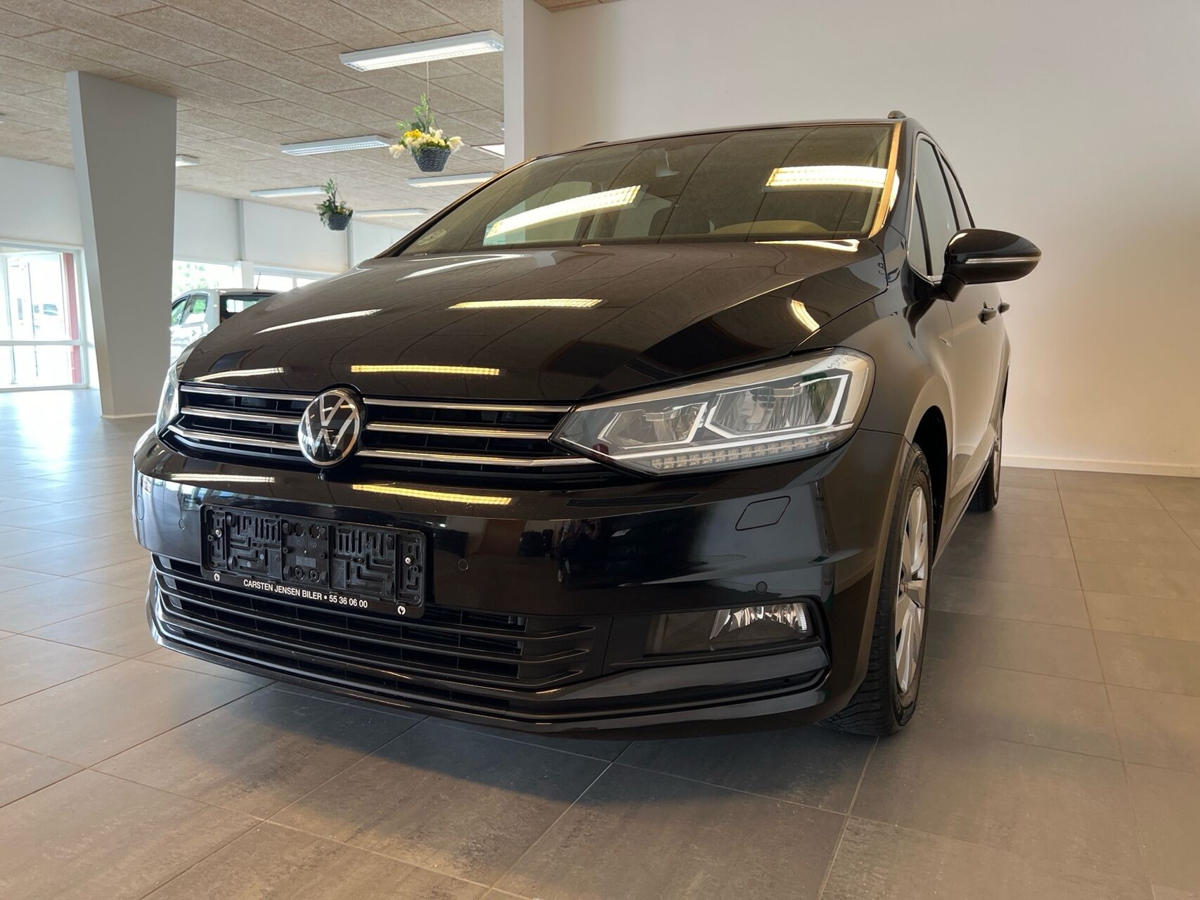 Sort VW Touran fra 2020