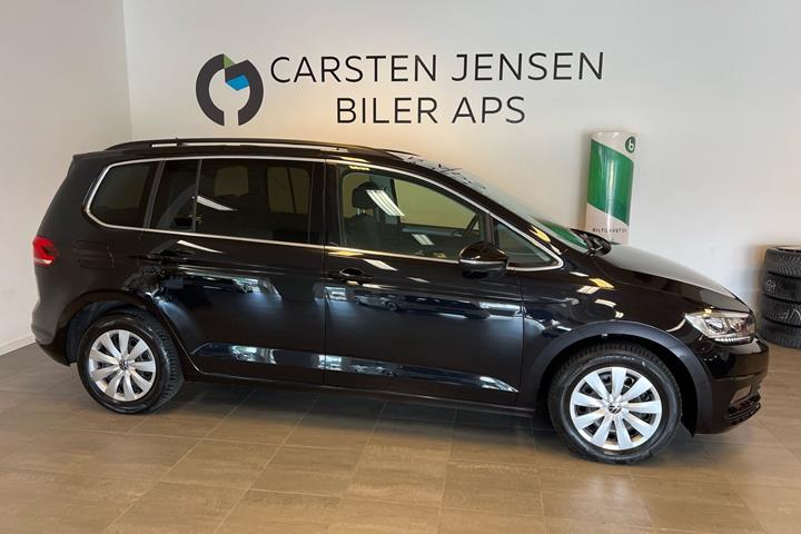 Sort VW Touran fra 2020