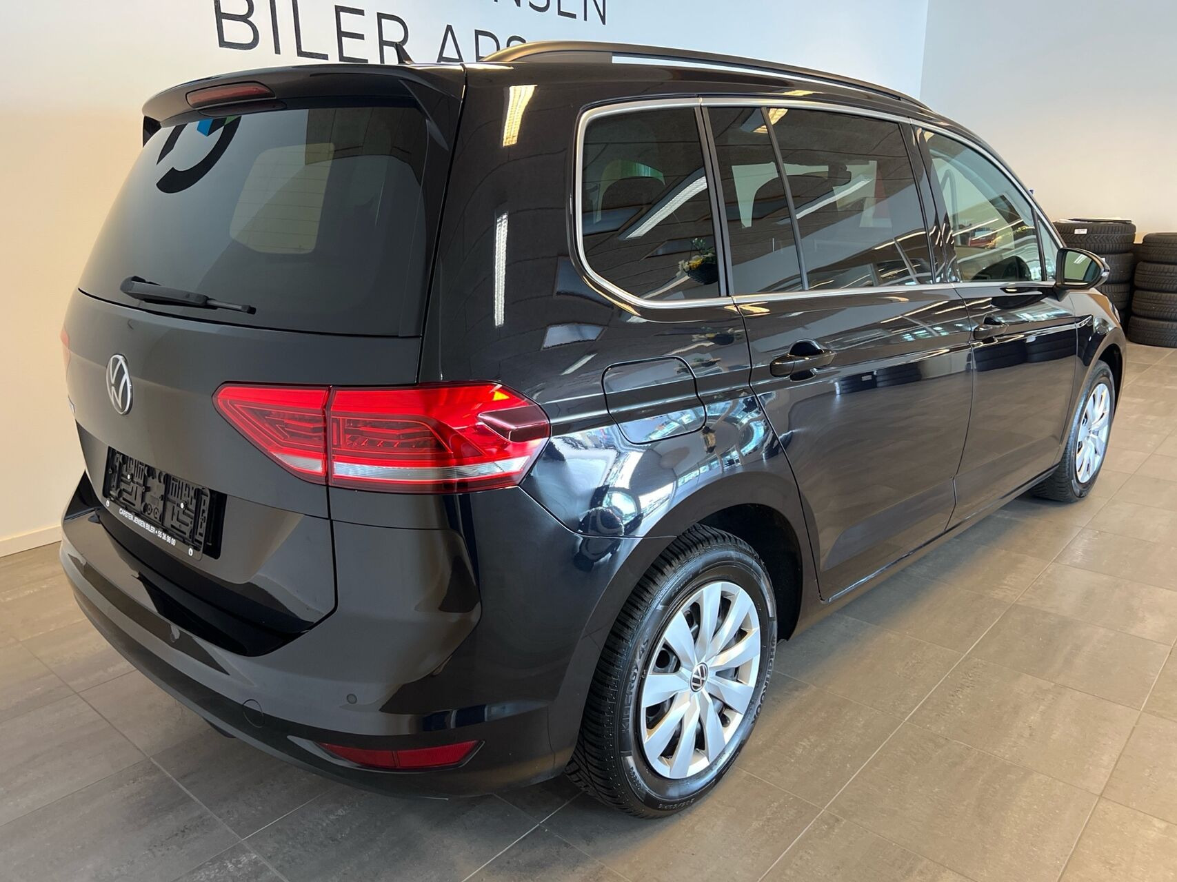 Sort VW Touran fra 2020
