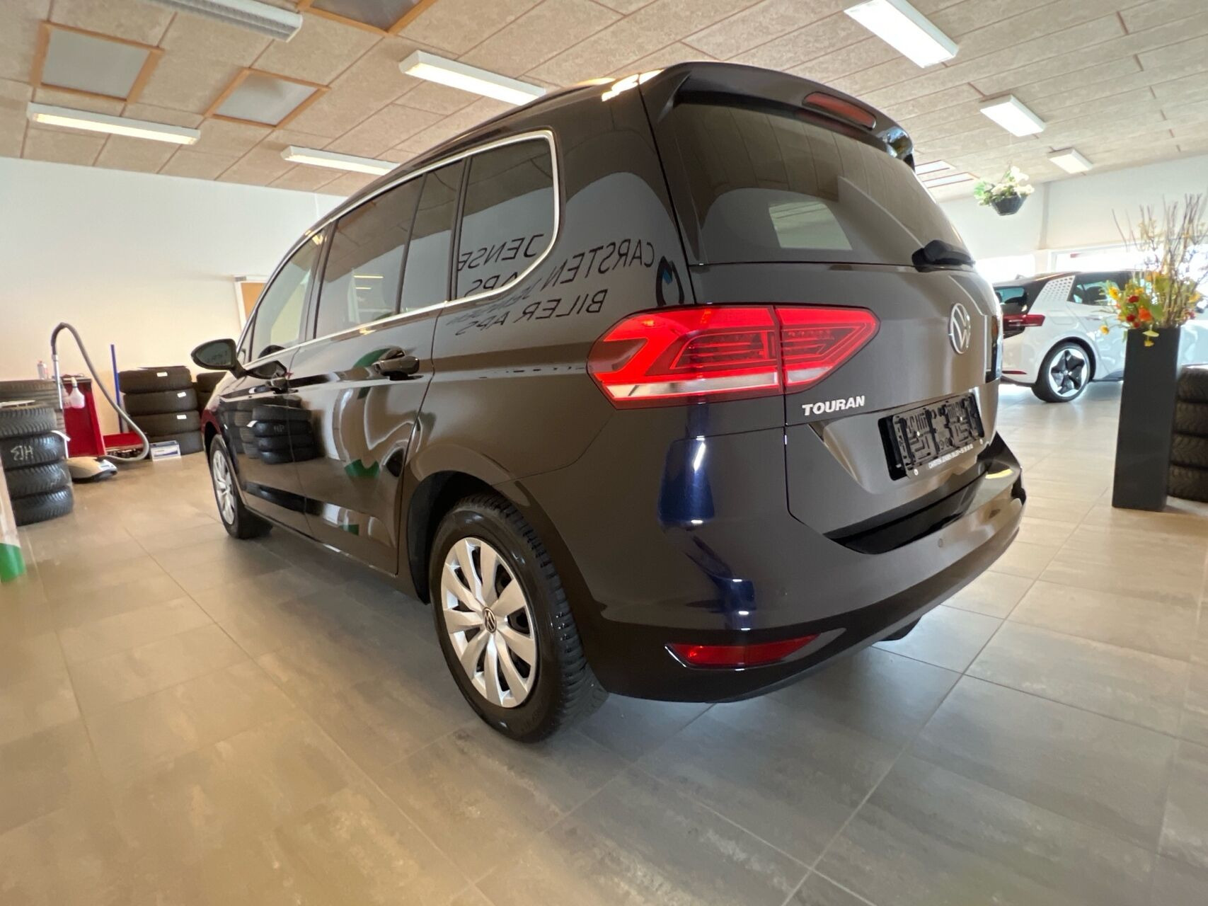 Sort VW Touran fra 2020