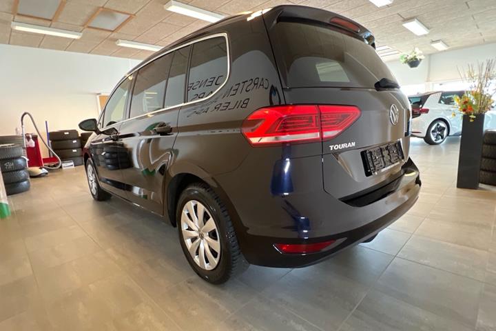 Sort VW Touran fra 2020