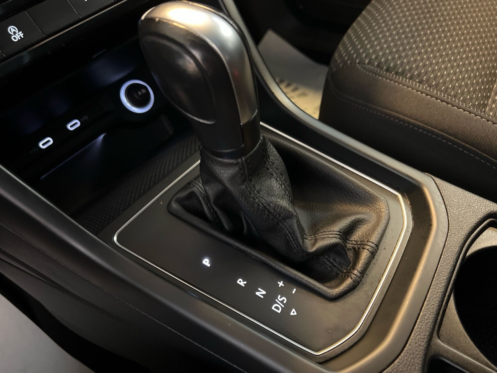 Sort VW Touran fra 2020