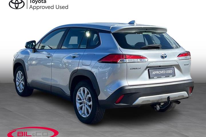 Sølv Toyota Corolla Cross fra 2022