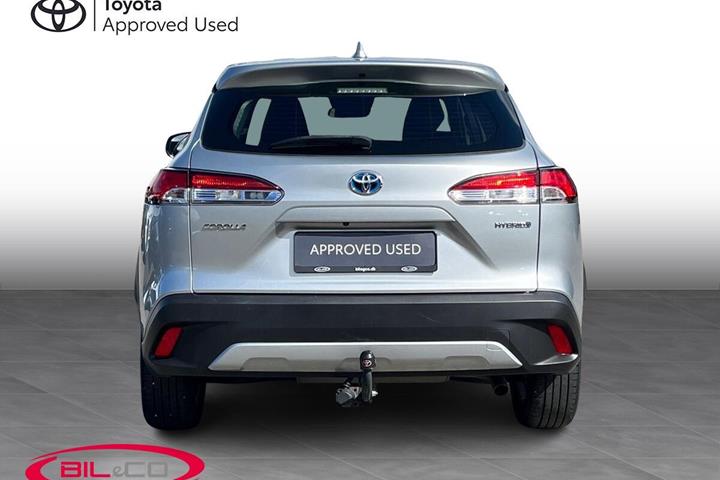 Sølv Toyota Corolla Cross fra 2022