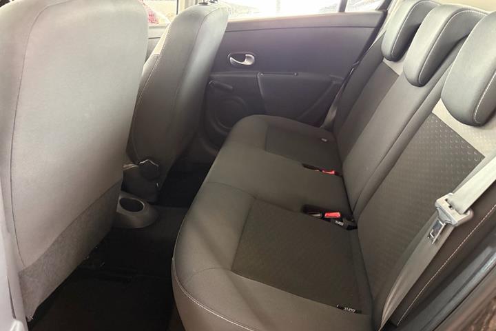 undefined Renault Clio fra 2011