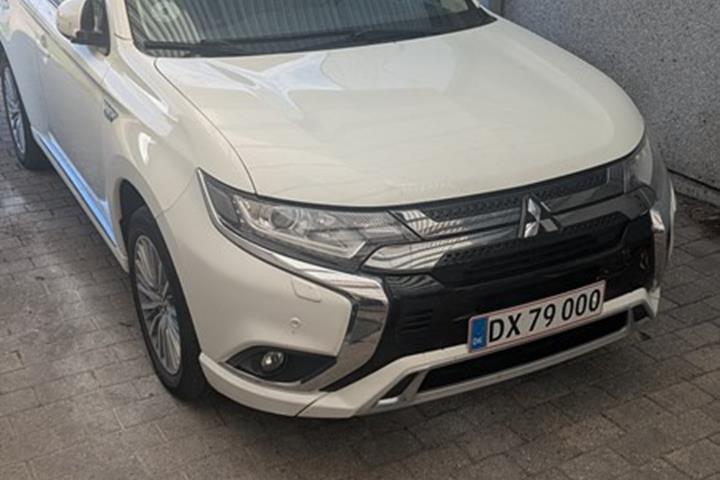 undefined Mitsubishi Outlander fra 2020